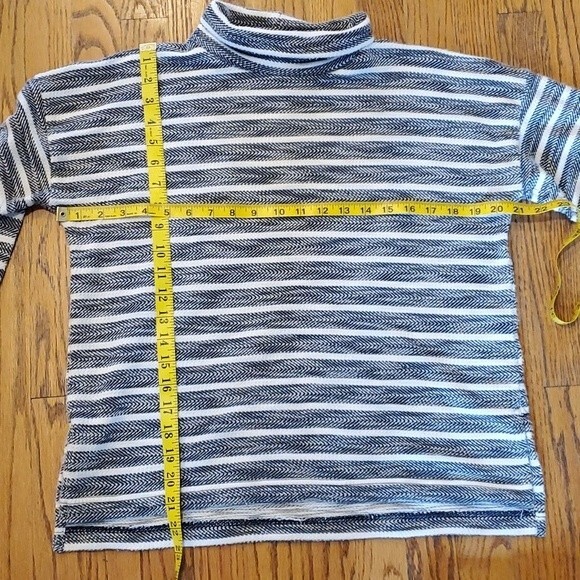 J. CREW STRIPE KNIT SWEATSHIRT VARIEGATED TURTLE FUNNEL NECK TOP SIZE SMALL - Picture 7 of 7